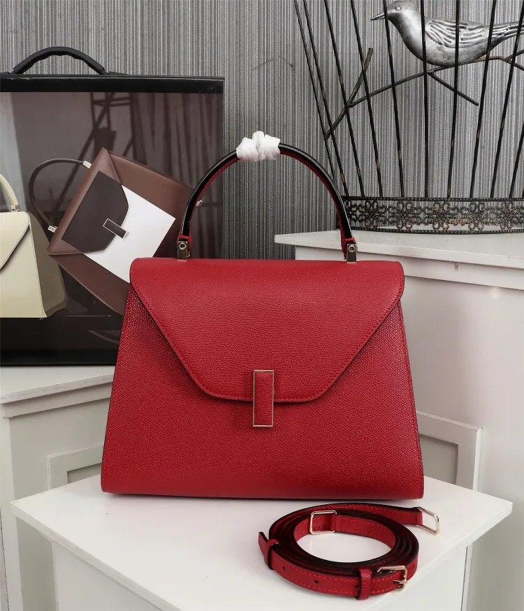 In stock 👉Original medium size in bright red, 👉Valextra Valextra Iside, known as Italian Hermès, is one of the most representative designs of Valextra. There is no obvious logo, but the simple collective line design is very recognizable, full of architectural art, and shows a capable and intellectual style. It is made of imported palm-print lining cowhide, with up to five stitches of handwork, and the shiny oil edges test the skill of the craftsman. Medium size: 26cm【6627#】